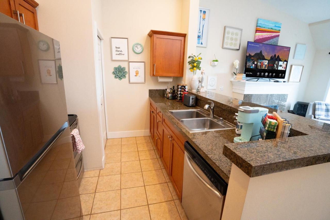 Top Floor Water View Oasis Near Space Needle & Cruise Seattle Bagian luar foto